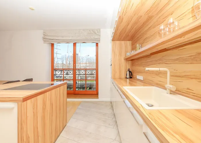 Marinaside Woodland Apt, By Cohost