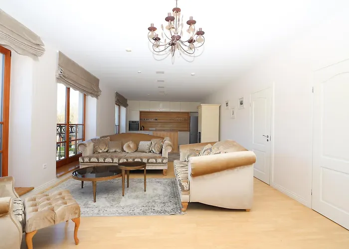 Marinaside Woodland Apt, By Cohost