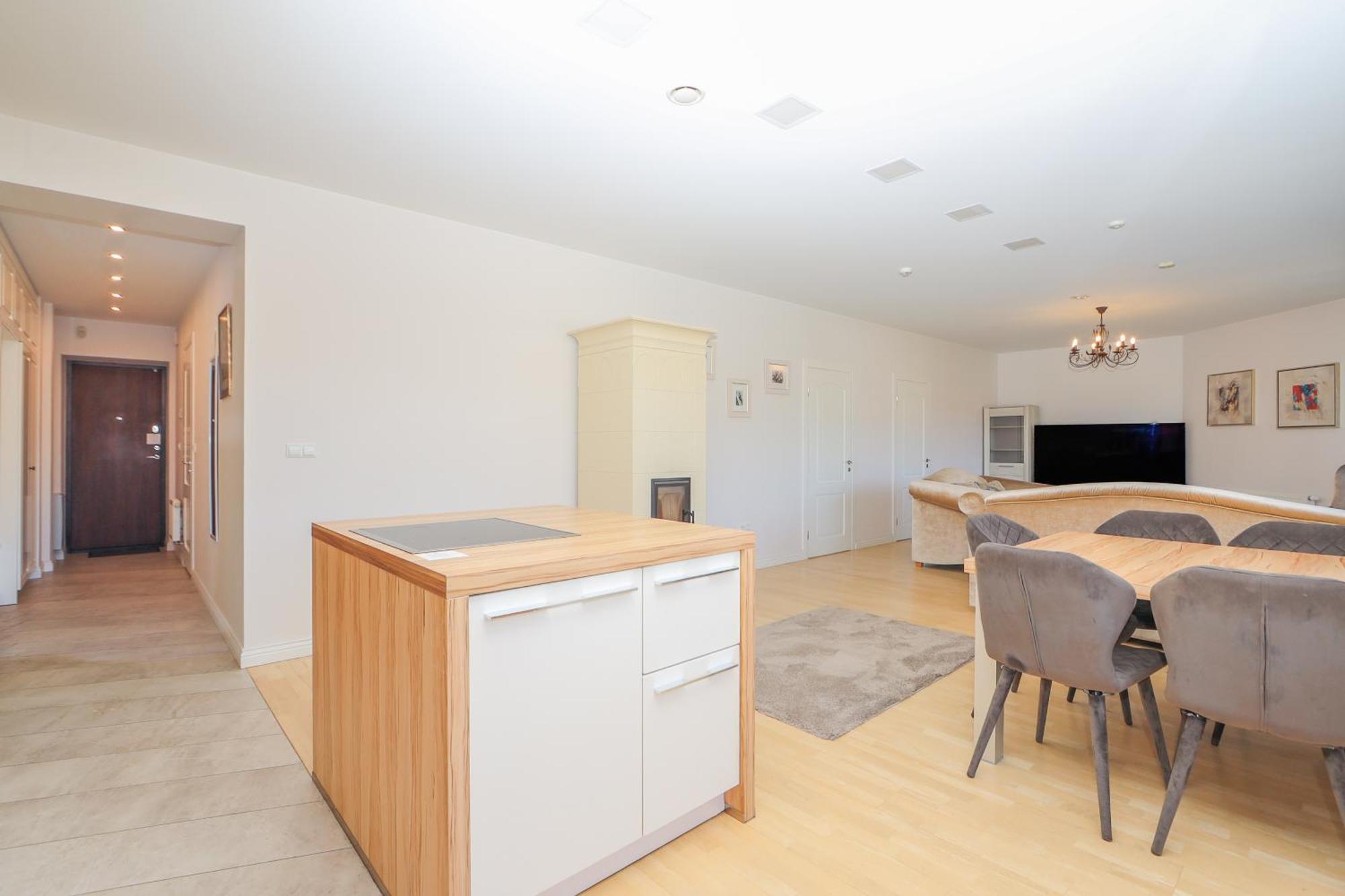 Marinaside Woodland Apt, By Cohost